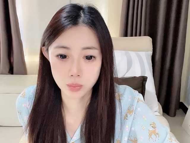 Warm-nuan, en directo ahora en BongaCams