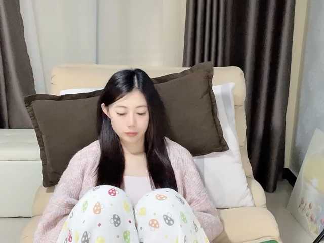 Warm-nuan live cam on BongaCams