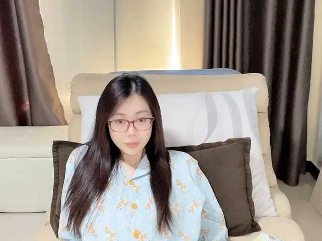 le modèle Warm-nuan est en webcam porno dans un show sur le site bongacams, il possède les tags suivants: Asian,Brunette,Trimmed