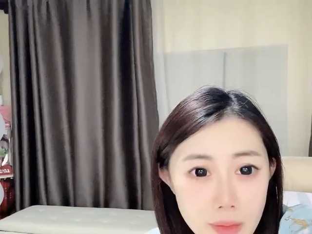 Warm-nuan live cam on BongaCams