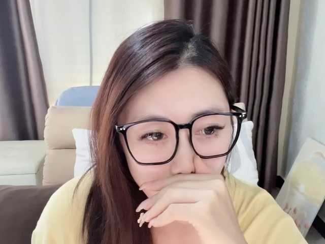 Warm-nuan live cam on BongaCams