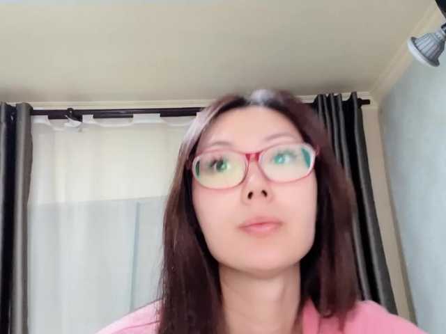 Warm-nuan live cam on BongaCams