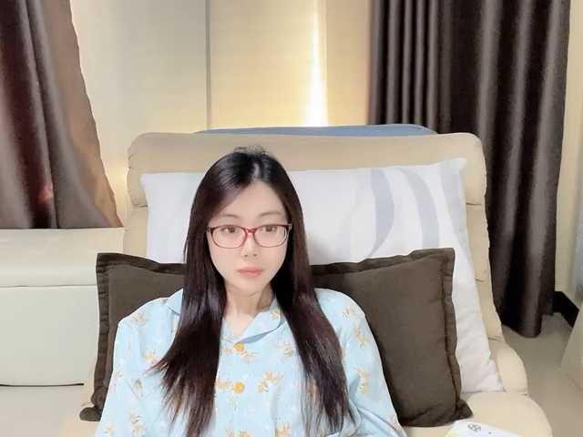 Warm-nuan live cam on BongaCams