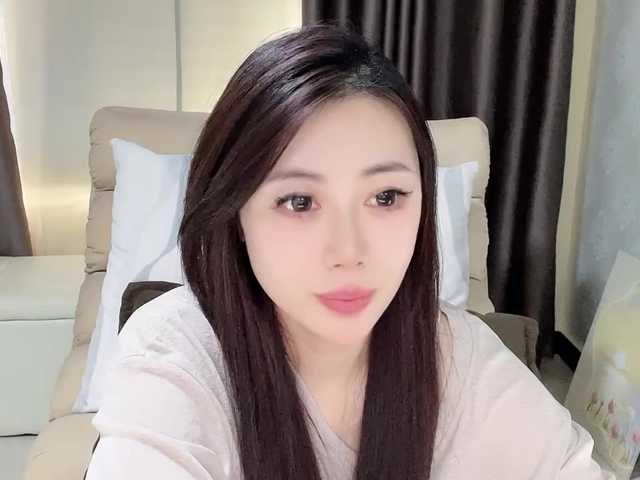 Warm-nuan live cam on BongaCams