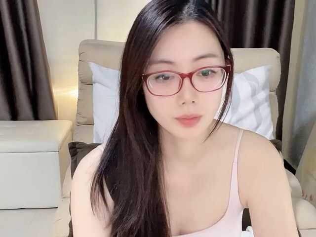 Warm-nuan live cam on BongaCams