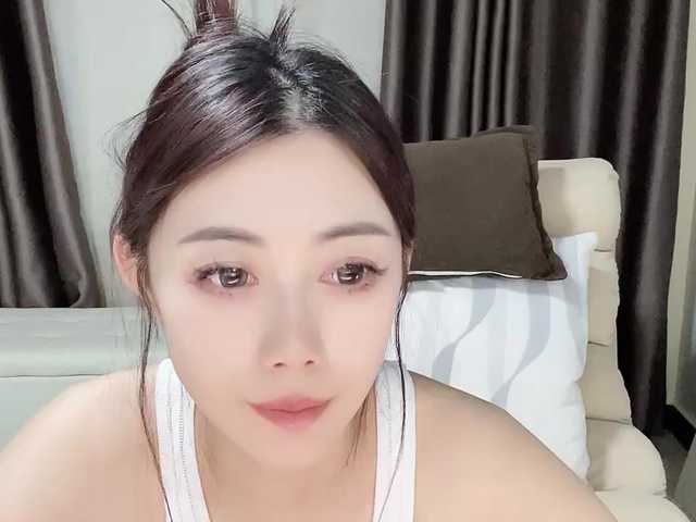 Warm-nuan live cam on BongaCams