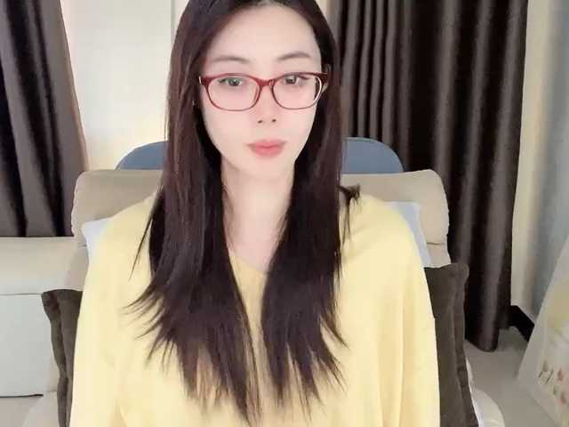 Warm-nuan live cam on BongaCams