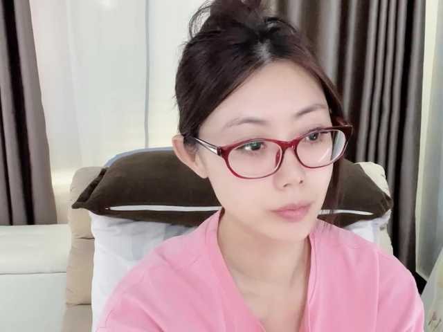 Warm-nuan live cam on BongaCams
