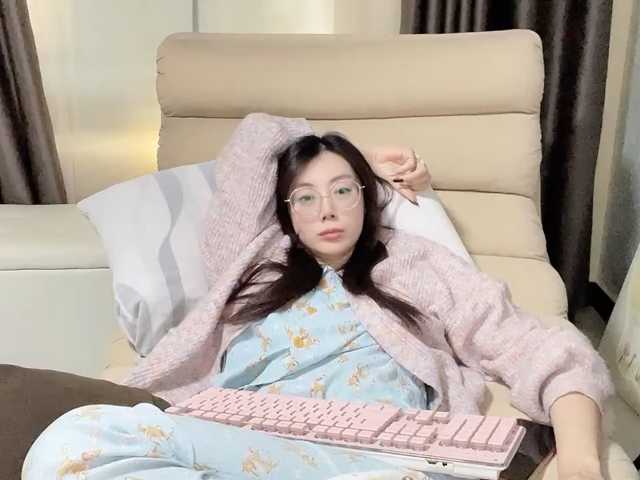 Warm-nuan live cam on BongaCams