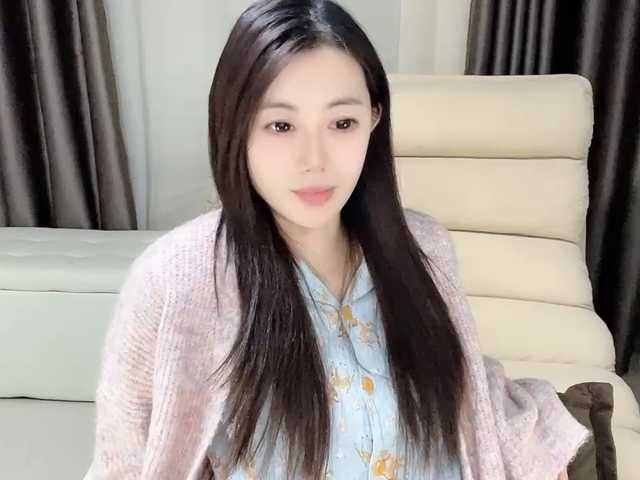 Warm-nuan live cam on BongaCams
