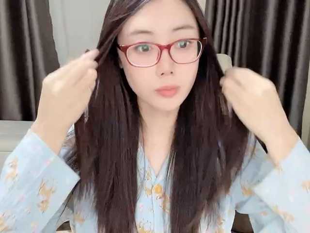 Warm-nuan live cam on BongaCams