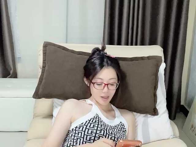 Warm-nuan live cam on BongaCams