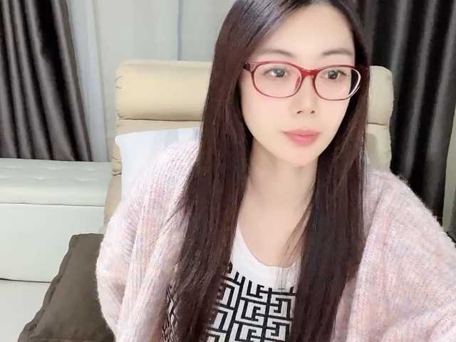 Warm-nuan live cam on BongaCams