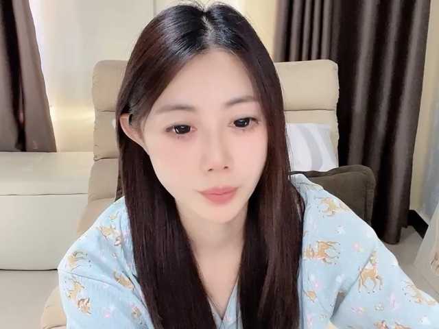 Warm-nuan, en directo ahora en BongaCams