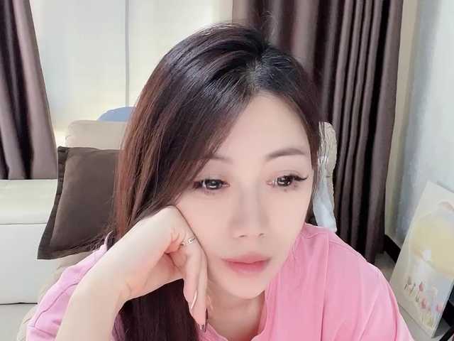 Warm-nuan live cam on BongaCams