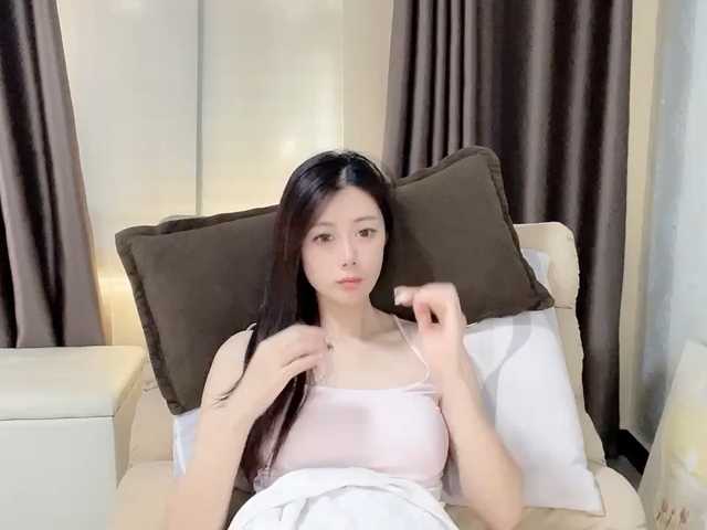 Warm-nuan live cam on BongaCams
