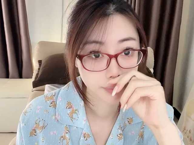 Warm-nuan live cam on BongaCams