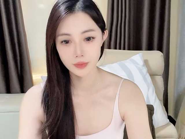 Warm-nuan live cam on BongaCams