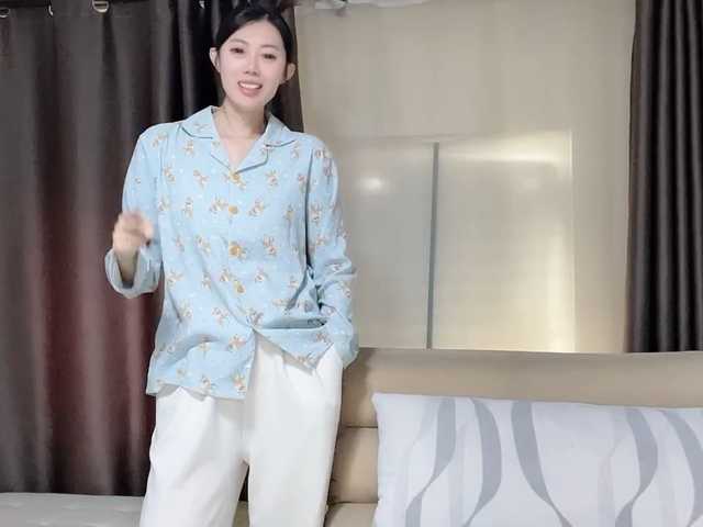 Warm-nuan, en directo ahora en BongaCams