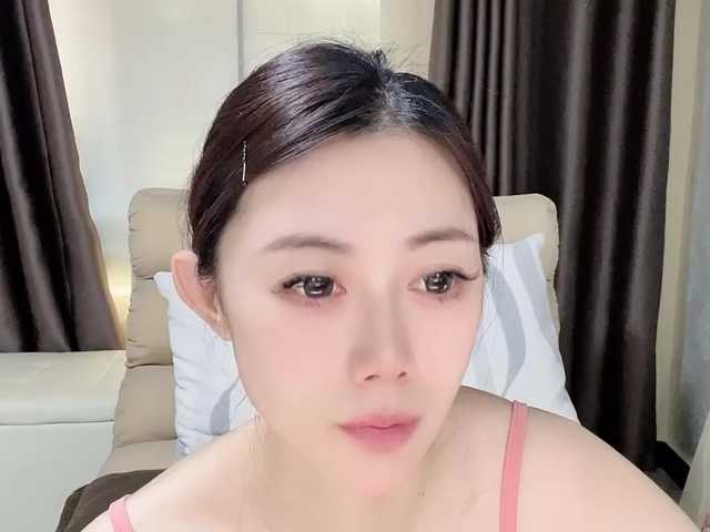 Warm-nuan live cam on BongaCams