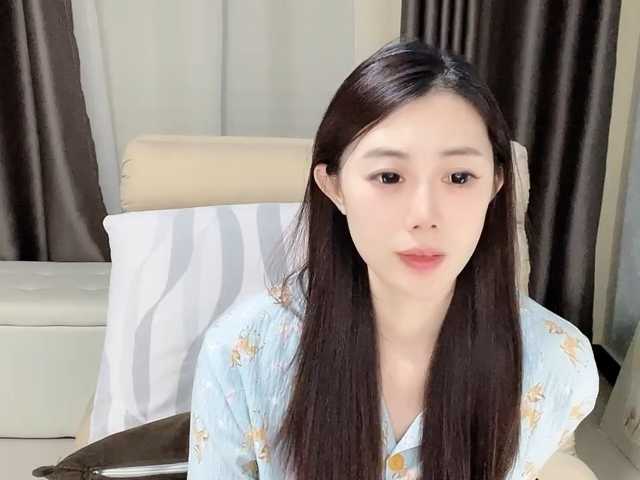 Warm-nuan live cam on BongaCams