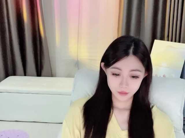 Warm-nuan live cam on BongaCams