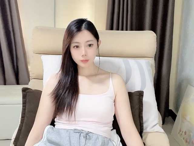 Warm-nuan live cam on BongaCams