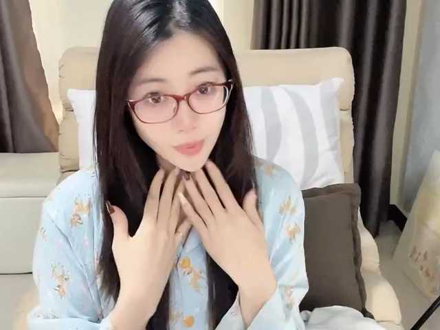 Warm-nuan live cam on BongaCams