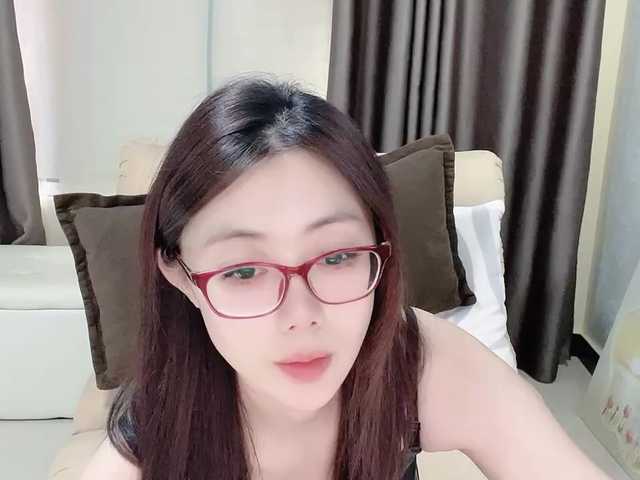 Warm-nuan live cam on BongaCams