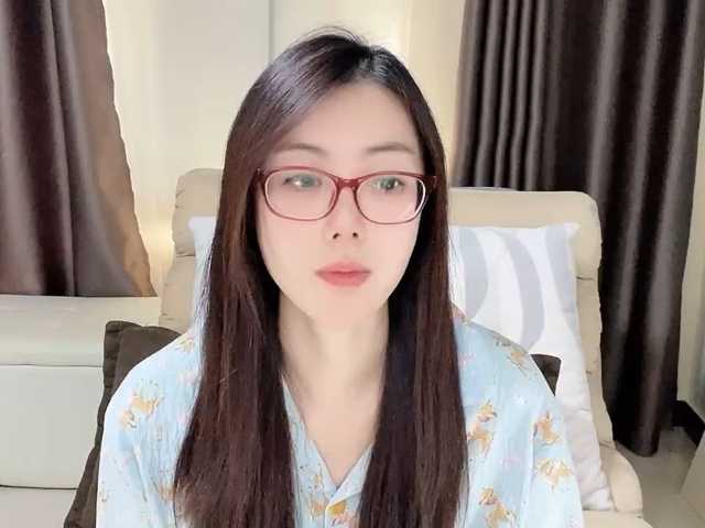 Warm-nuan live cam on BongaCams