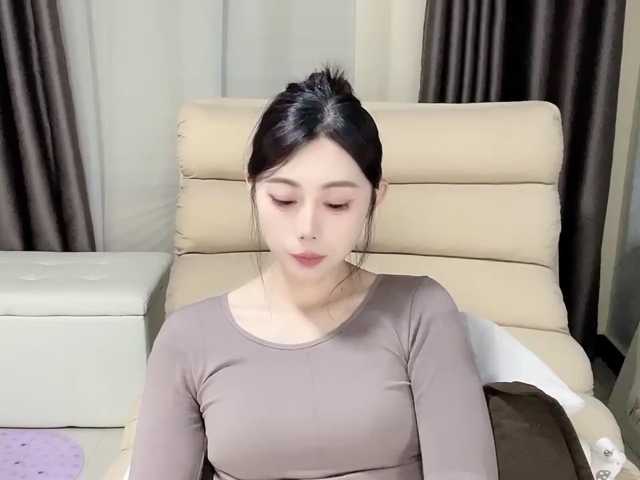 Warm-nuan live cam on BongaCams
