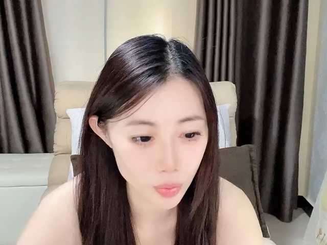 Warm-nuan live cam on BongaCams