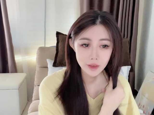 Warm-nuan live cam on BongaCams