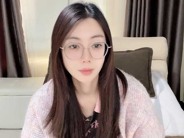 Warm-nuan live cam on BongaCams