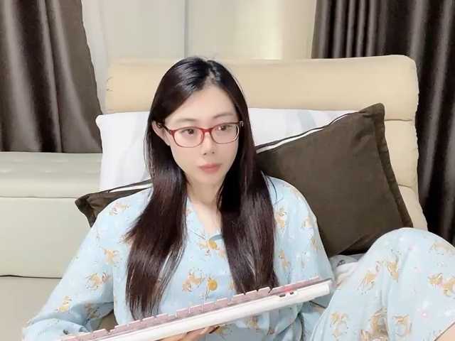 Warm-nuan live cam on BongaCams
