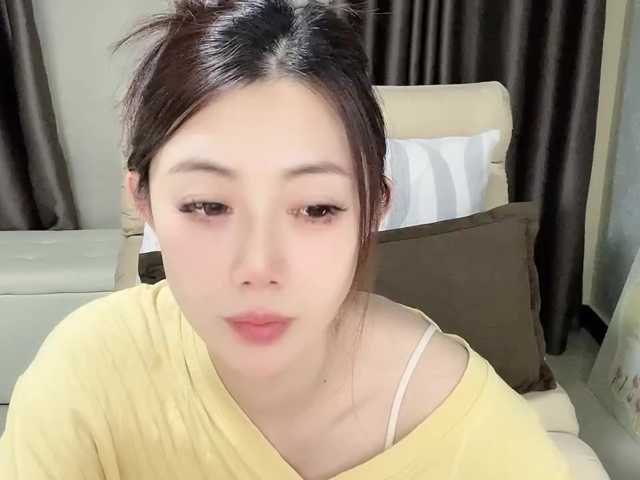 Warm-nuan live cam on BongaCams