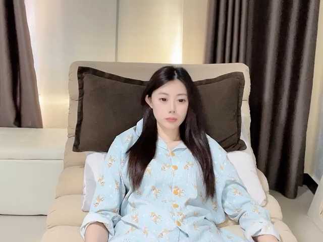 Warm-nuan, en directo ahora en BongaCams