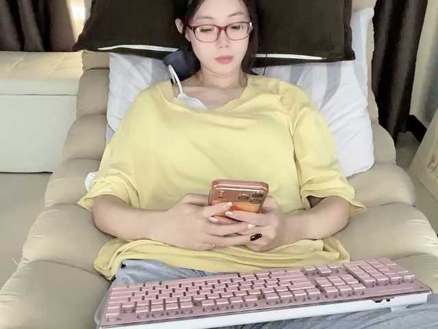 Warm-nuan live cam on BongaCams