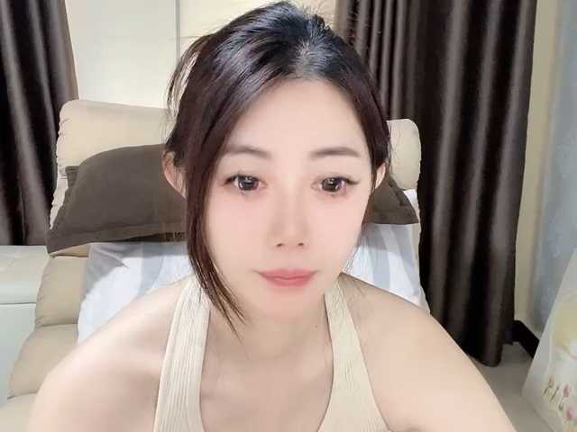Warm-nuan live cam on BongaCams