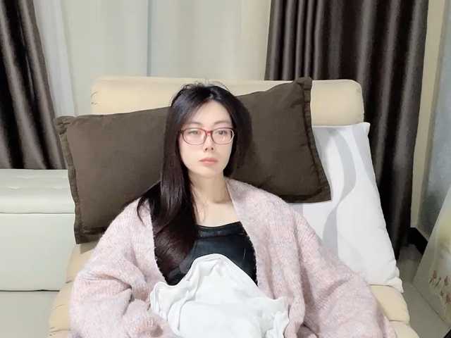 Warm-nuan live cam on BongaCams