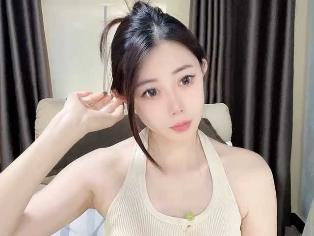 Warm-nuan live cam on BongaCams
