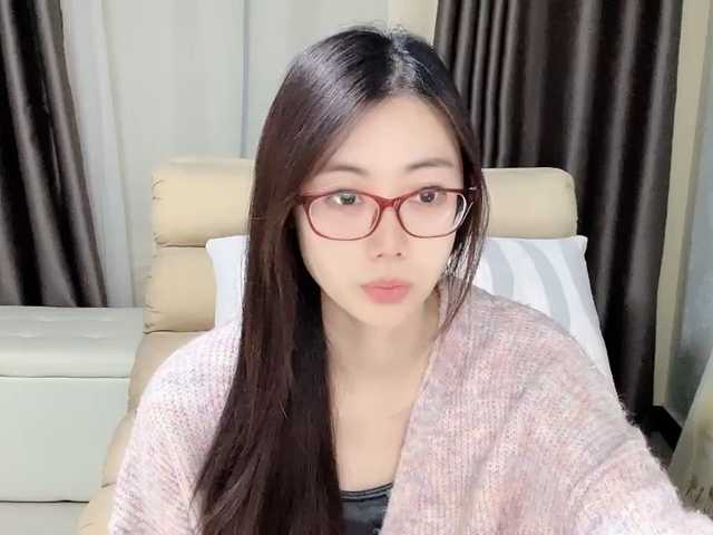 Warm-nuan live cam on BongaCams
