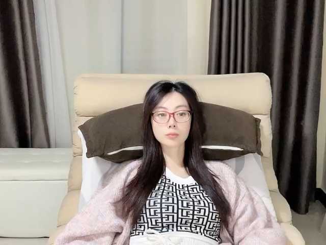 Warm-nuan live cam on BongaCams