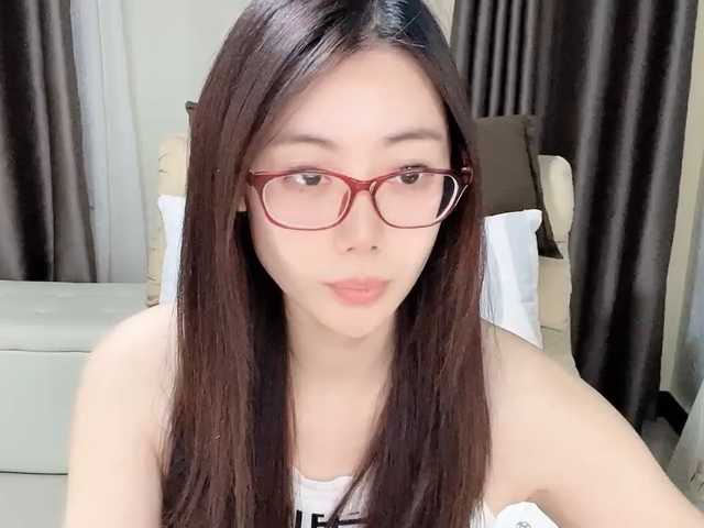 Warm-nuan live cam on BongaCams