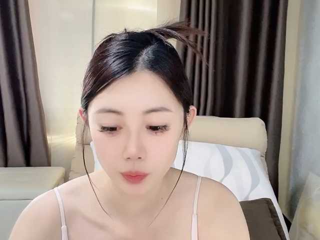 Warm-nuan live cam on BongaCams
