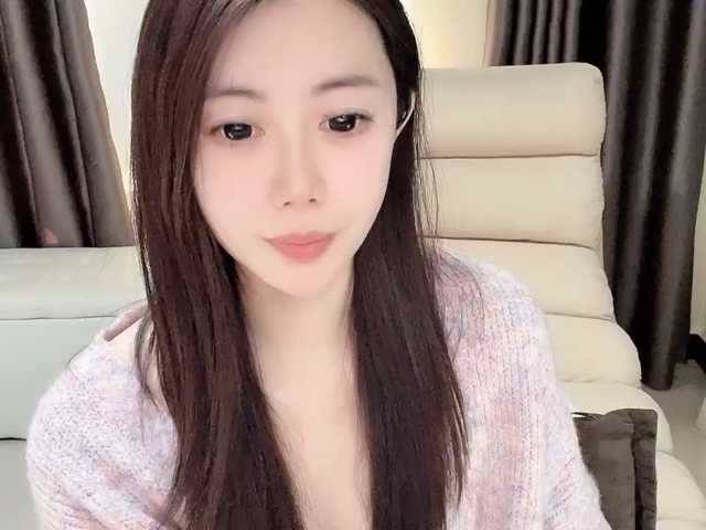 Warm-nuan live cam on BongaCams