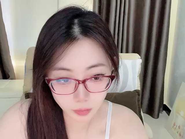 Warm-nuan — live female cam