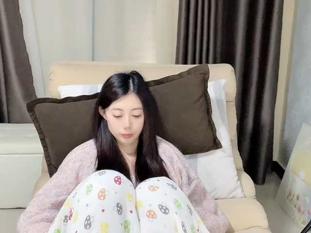 Warm-nuan live cam on BongaCams