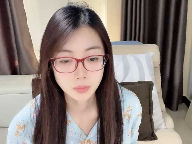 Warm-nuan live cam on BongaCams
