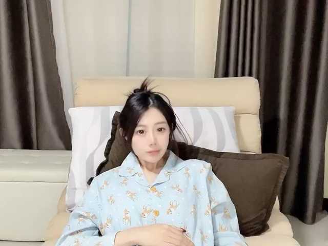 Warm-nuan live cam on BongaCams